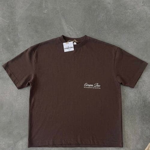 Polera Boxy Fit “Coram Deo” minimalista
