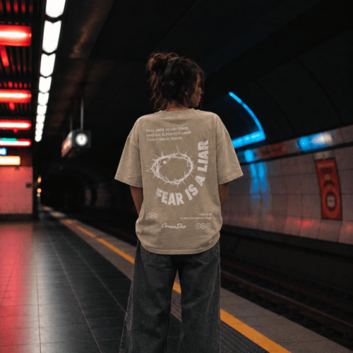 Polera Acid Wash "FEAR IS A LIAR" — 180gr