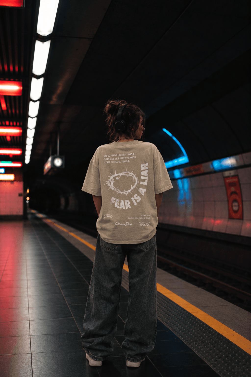 Polera Acid Wash "FEAR IS A LIAR" — 180gr