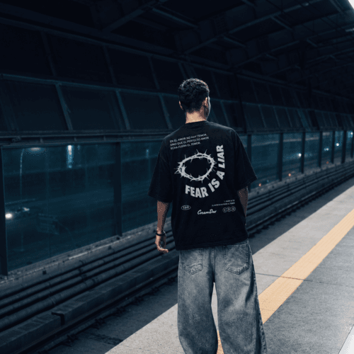 Polera Oversize "FEAR IS A LIAR" — Heavyweight 280g